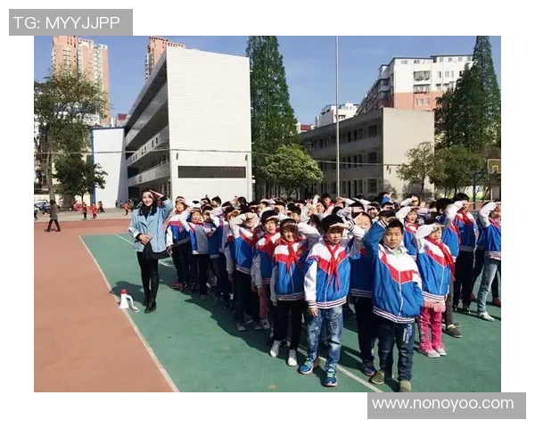 在阳光下奔跑的快乐时光我的足球课体验与收获